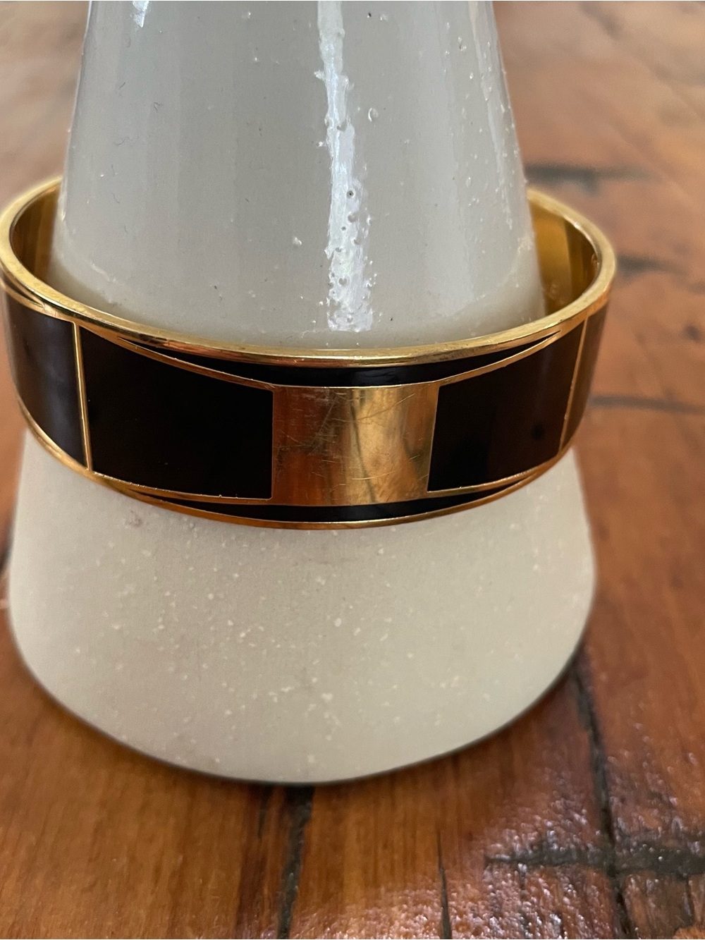 Kate Spade Take A Bow Gold Toned Bangle Bracelet With Spade - Picture 7 of 9